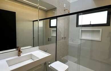 Imagem 7: Sobrado para venda possui 453 metros quadrados com 4 suítes em Jardins...