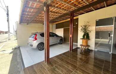 Imagem: A casa em condomínio possui 3 Dormitórios, 1 Banheiro, 2 Vagas