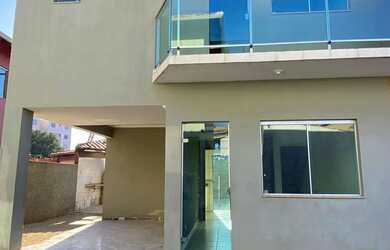 Imagem: A casa em condomínio possui 3 Dormitórios, 2 Banheiros, 1