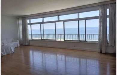 Imagem: O apartamento possui 3 Dormitórios, 3 Banheiros, 2 Vagas na