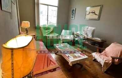 Imagem: O apartamento possui 3 Dormitórios, 1 Banheiro, 1 Vaga na garagem