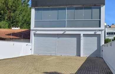 Imagem: O depósito possui 5 Vagas na garagem, 800m² de Área e está