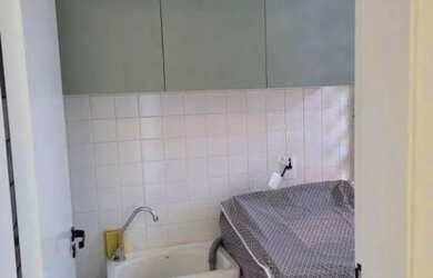 Imagem: O apartamento possui 1 Dormitório, 1 Banheiro, 1 Vaga na garagem