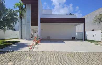 Imagem: A casa em condomínio possui 4 Dormitórios, 5 Banheiros e 4