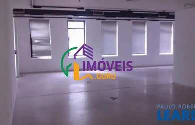 Imagem: O depósito possui 2 Vagas na garagem, 104m² de Área e está