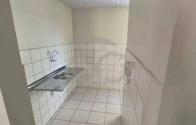 Imagem: O apartamento possui 3 Dormitórios, 1 Banheiro, 1 Vaga na garagem