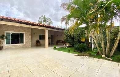 Imagem: A casa em condomínio possui 3 Dormitórios, 4 Banheiros, 4