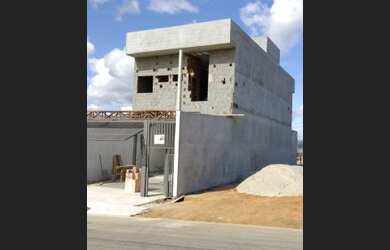 Imagem: O depósito possui 2 Vagas na garagem, 224m² de Área e está