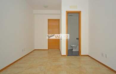 Imagem: O depósito possui 1 Vaga na garagem e 30m² de Área e está