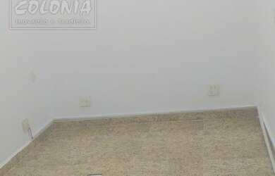 Imagem: O depósito possui 8m² de Área e está localizado em Santa