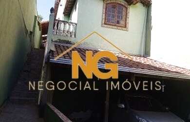 Imagem: A casa possui 3 Dormitórios, 3 Banheiros, 4 Vagas na garagem