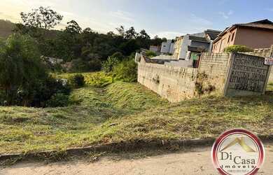 Imagem: O terreno possui 595m² de Área e está localizado em Jardim