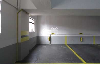 Imagem: O apartamento possui 3 Dormitórios, 1 Banheiro, 1 Vaga na garagem