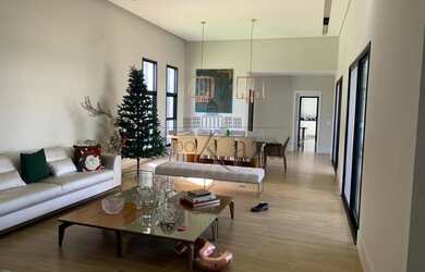 Imagem 2: Casa de condomínio térrea para venda possui 320 metros quadrados com 4 quartos