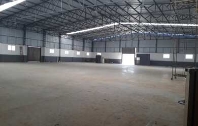 Imagem: O depósito possui 5 Vagas na garagem, 2.200m² de Área e