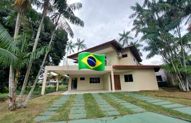 Imagem: A casa em condomínio possui 4 Dormitórios, 5 Banheiros, 2