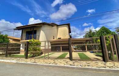 Imagem: A casa em condomínio possui 5 Dormitórios, 5 Banheiros, 5