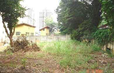 Imagem: O terreno possui 2.810m² de Área e está localizado em Mansões