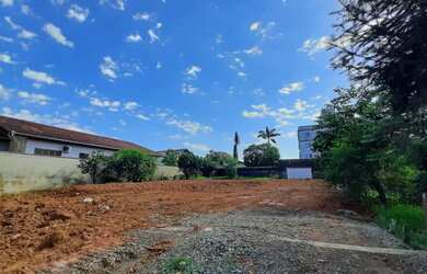 Imagem: O terreno possui 735m² de Área e está localizado em Anita