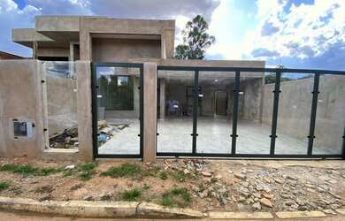 Imagem: A casa em condomínio possui 3 Dormitórios, 5 Banheiros, 4