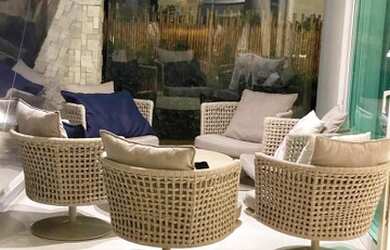 Imagem 8: CASA DE LUXO, MURO Alto!