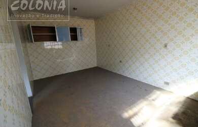 Imagem: O depósito possui 4 Vagas na garagem, 348m² de Área e está