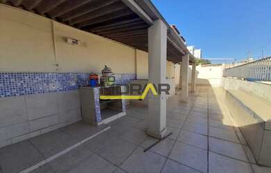 Imagem: A casa possui 4 Dormitórios, 4 Banheiros, 4 Vagas na garagem