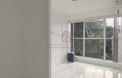 Imagem: O depósito possui 1 Vaga na garagem, 34m² de Área e está