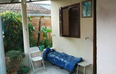 Imagem 3: CASA VENDO OU ALUGO. Varanda, 80m² de Área, 1 Banheiroe2 Dormitórios