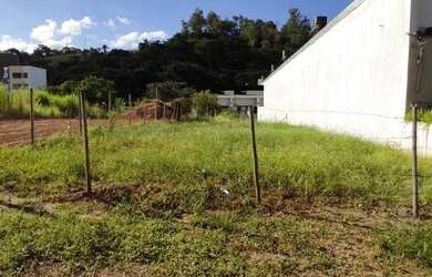 Imagem: O terreno possui 300m² de Área e está localizado em Bethânia