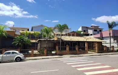 Imagem: O depósito possui 4 Vagas na garagem, 450m² de Área e está