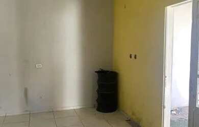 Imagem: A casa possui 5 Dormitórios, 2 Banheiros, 2 Vagas na garagem