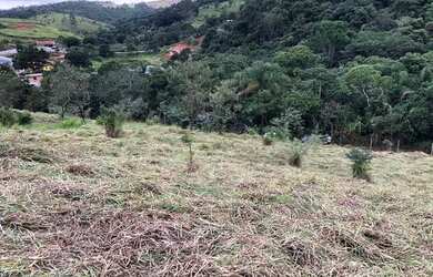 Imagem: O terreno possui 500m² de Área e está localizado em Aruja