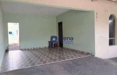 Imagem: A casa possui 3 Dormitórios, 2 Banheiros, 3 Vagas na garagem