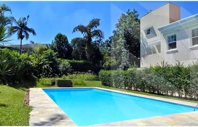 Imagem: A casa em condomínio possui 5 Dormitórios, 5 Banheiros, 4