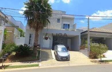 Imagem: A casa em condomínio possui 3 Dormitórios, 3 Banheiros, 250m²