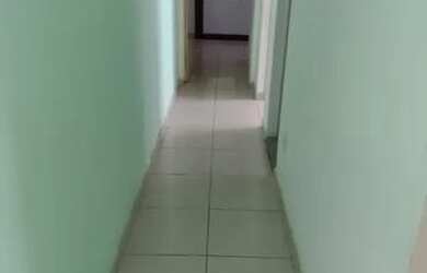 Imagem 4: Apartamento de Salvador. Guarda roupa, 1 Banheiroe2 Dormitórios