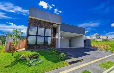 Imagem: A casa em condomínio possui 3 Dormitórios, 4 Banheiros, 4