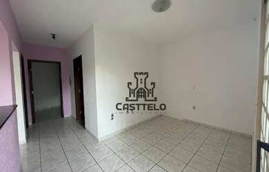 Imagem: A casa possui 2 Dormitórios, 1 Banheiro, 2 Vagas na garagem