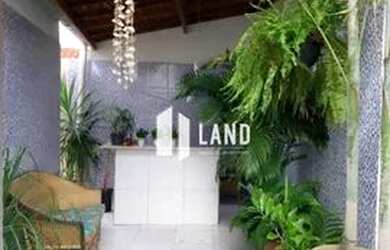 Imagem: A casa possui 3 Dormitórios, 3 Banheiros, 2 Vagas na garagem