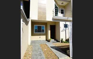 Imagem: A casa possui 2 Dormitórios, 1 Banheiro, 1 Vaga na garagem