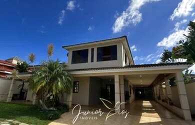 Imagem: A casa em condomínio possui 5 Dormitórios, 5 Vagas na garagem