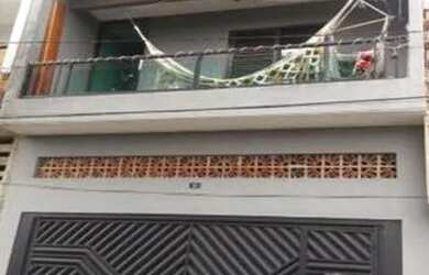 Imagem: A casa possui 3 Dormitórios, 3 Banheiros, 1 Vaga na garagem