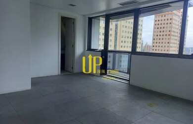 Imagem: O depósito possui 1 Vaga na garagem, 44m² de Área e está