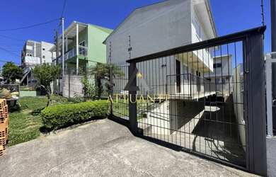 Imagem: A casa possui 2 Dormitórios, 3 Banheiros, 2 Vagas na garagem