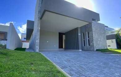 Imagem: A casa em condomínio possui 3 Dormitórios, 4 Banheiros, 2