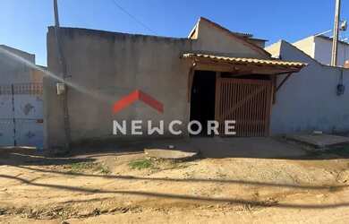 Imagem: A casa possui 2 Dormitórios, 1 Banheiro, 3 Vagas na garagem