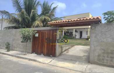 Imagem: A casa possui 2 Dormitórios, 1 Banheiro, 1 Vaga na garagem