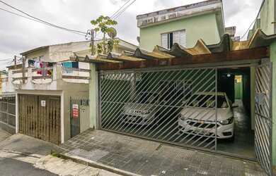 Imagem: A casa à venda possui 4 Dormitórios, 2 Banheiros, 2 Vagas