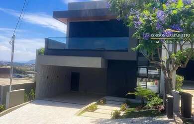 Imagem: A casa em condomínio possui 3 Dormitórios, 4 Banheiros, 4